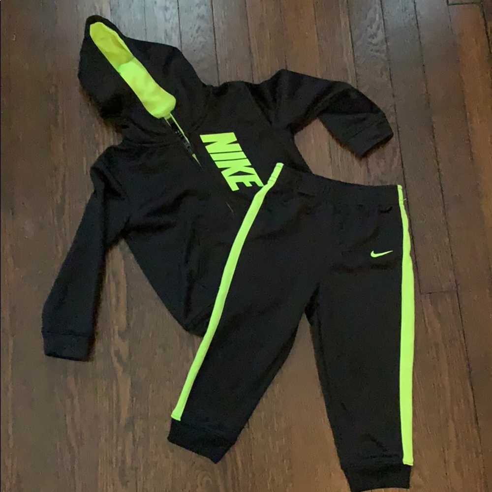 Boys Nike dri-fit tracksuit 24 months